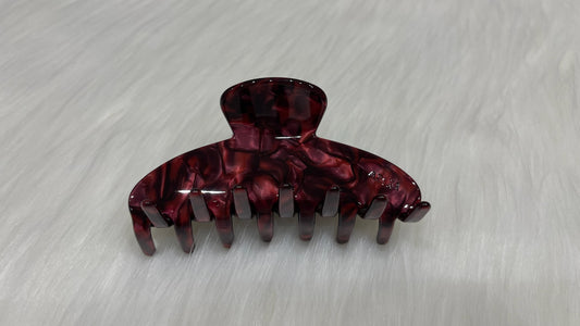 Ruby Kiss Claw Clip